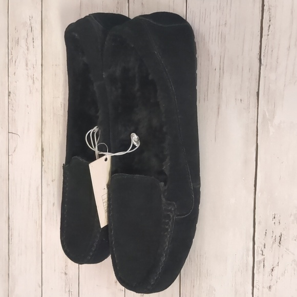 Black Stars Above Moccasin Suede Slippers with Faux Fur Inside - Picture 3 of 9